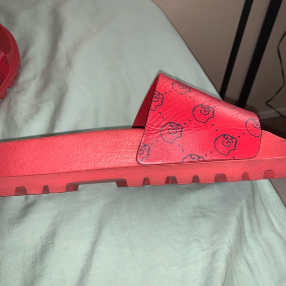 gucci skull slides